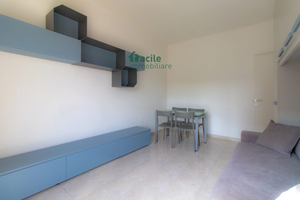 AMPIO MONOLOCALE - ZONA NOLO Facile Immobiliare