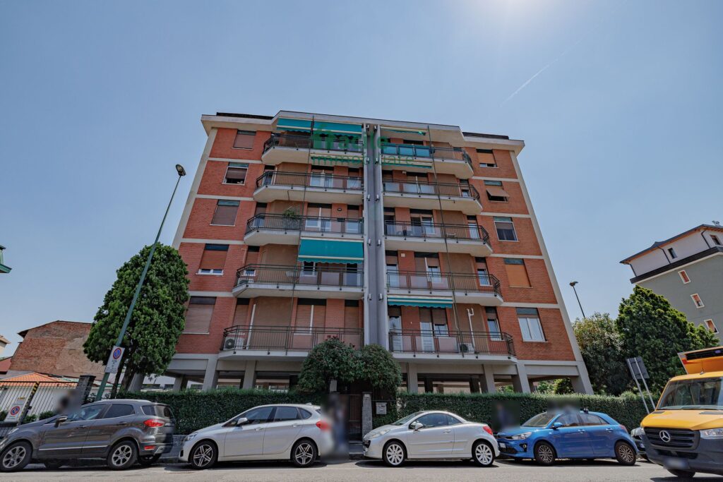 AMPIO MONOLOCALE RISTRUTTURATO CON BASSE SPESE CONDOMINIALI!! Facile Immobiliare