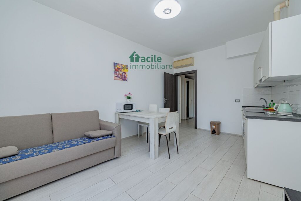 DUE LOCALI DI 54 MQ CON TERRAZZINO Facile Immobiliare