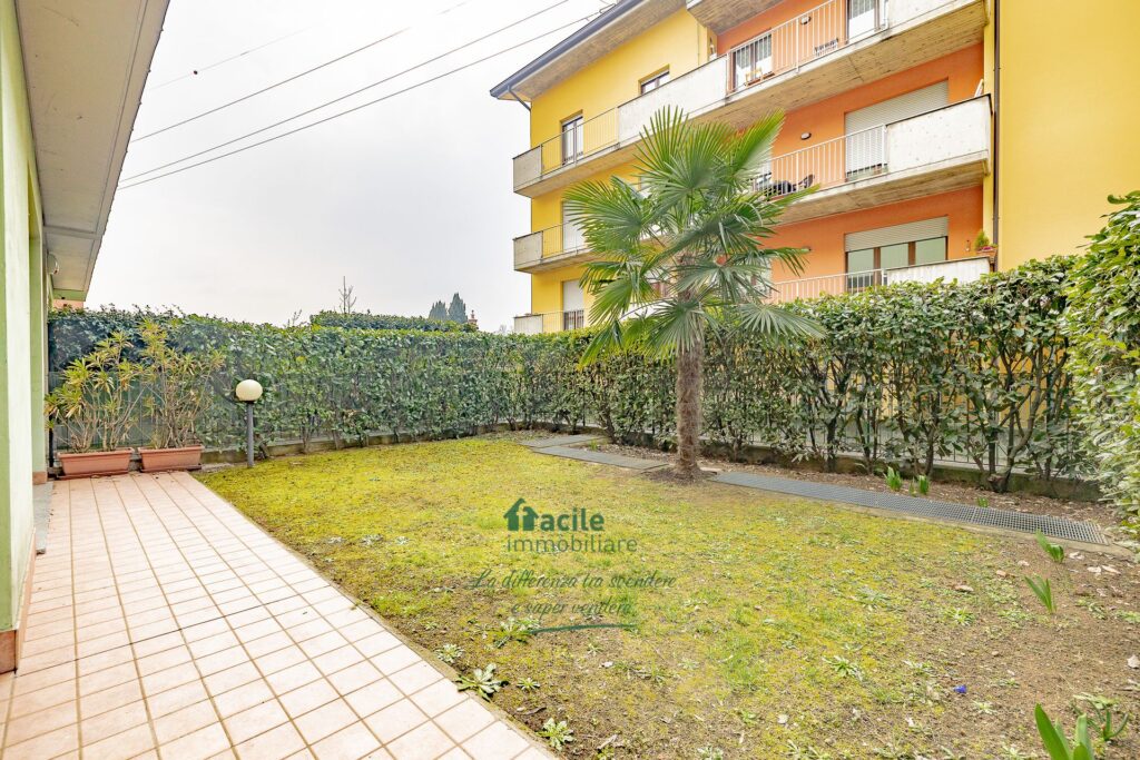 TRILOCALE DOPPI SERVIZI CON GIARDINO Facile Immobiliare