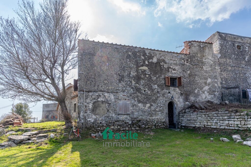 Casa da ristrutturare con vista panoramica Facile Immobiliare