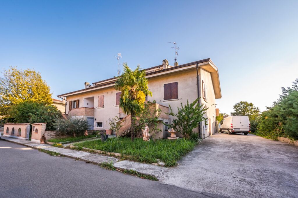 PORZIONE DI CASA in vendita a PONTE FORCA DI 200 MQ Facile Immobiliare