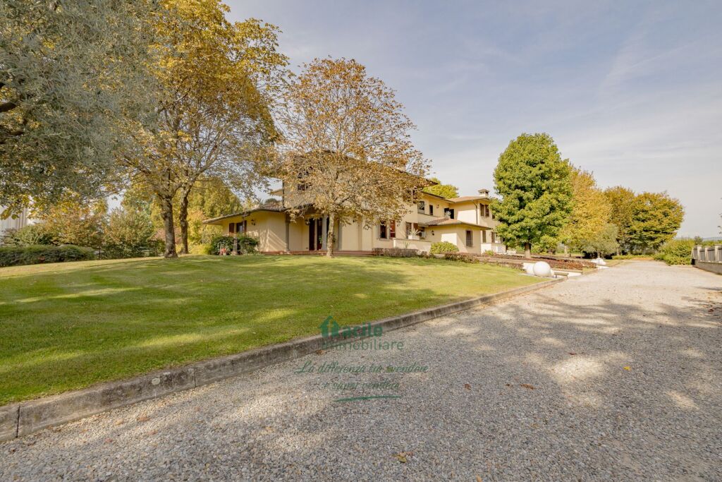 Porzione di Villa in vendita a Cazzago S M Franciacorta Facile Immobiliare