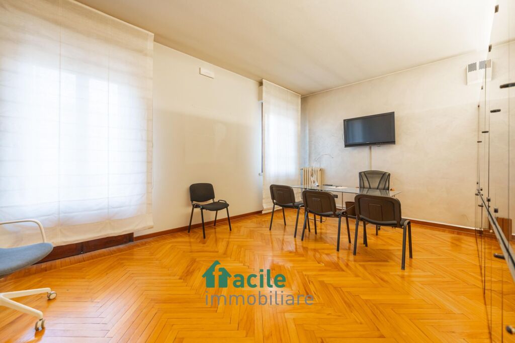 UFFICIO in vendita a IN VIA ANNIBALE DA BASSANO UFFICIO IN OTTIMO STATO Facile Immobiliare