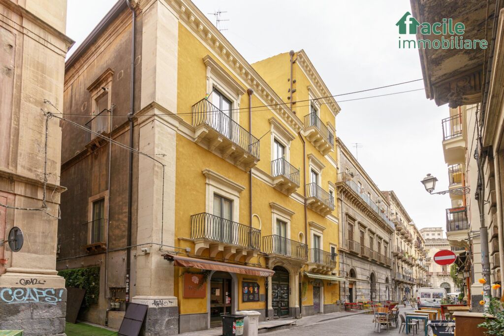 Appartamento in vendita a Catania Appartamento con terrazzo al piano Catania centro Facile Immobiliare