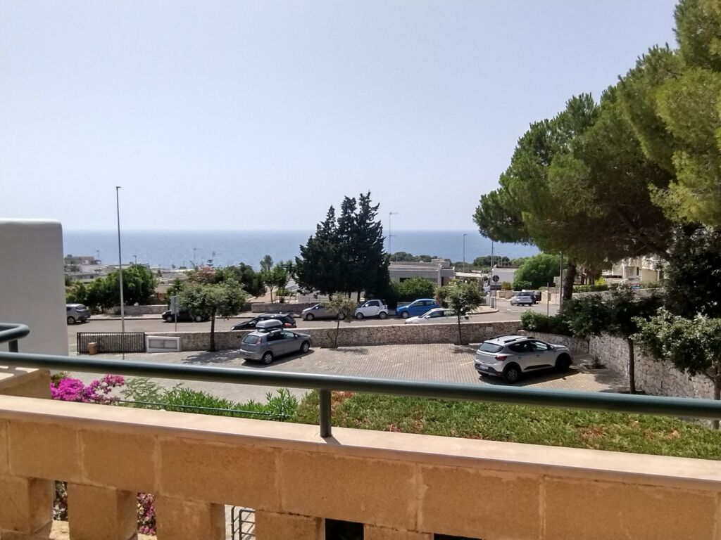 Villetta a schiera in vendita a Santa Cesarea Terme vista mare, con giardino e posto auto Facile Immobiliare