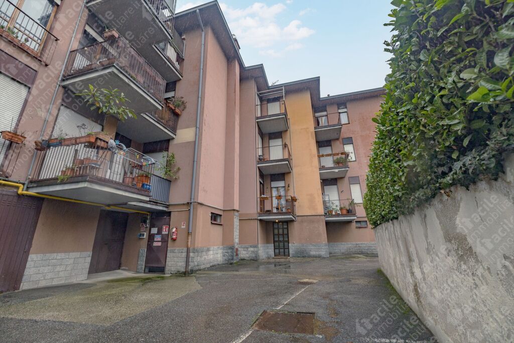 Bilocale ampio in vendita a Casatenovo Con box Facile Immobiliare