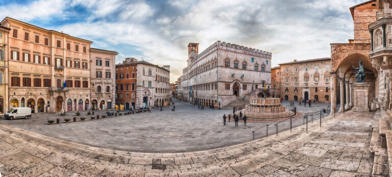 Mercato immobiliare centro Italia Perugia Piazza 4 novembre