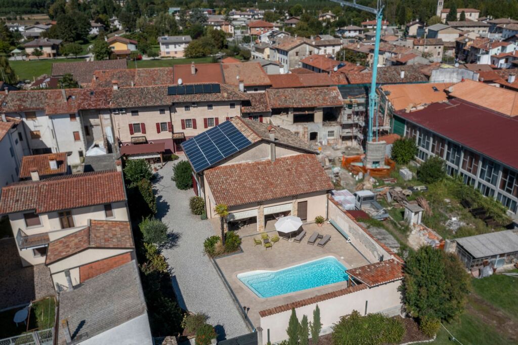 Signorile villa storica lussuosamente ristrutturata in vendita a Rivignano Teor Villa dagli ampi spazi e dalle caratteristiche sorprendenti Facile Immobiliare