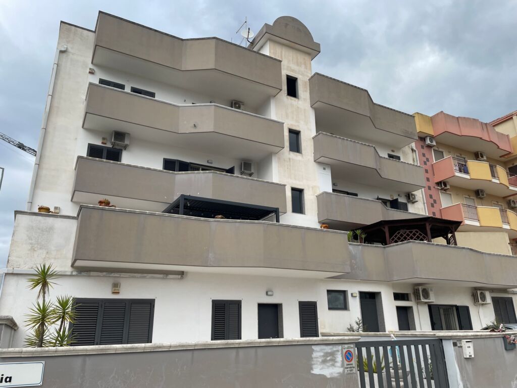 Trivani accessoriato in vendita a San Giorgio Ionico con terrazzo esclusivo e box Facile Immobiliare