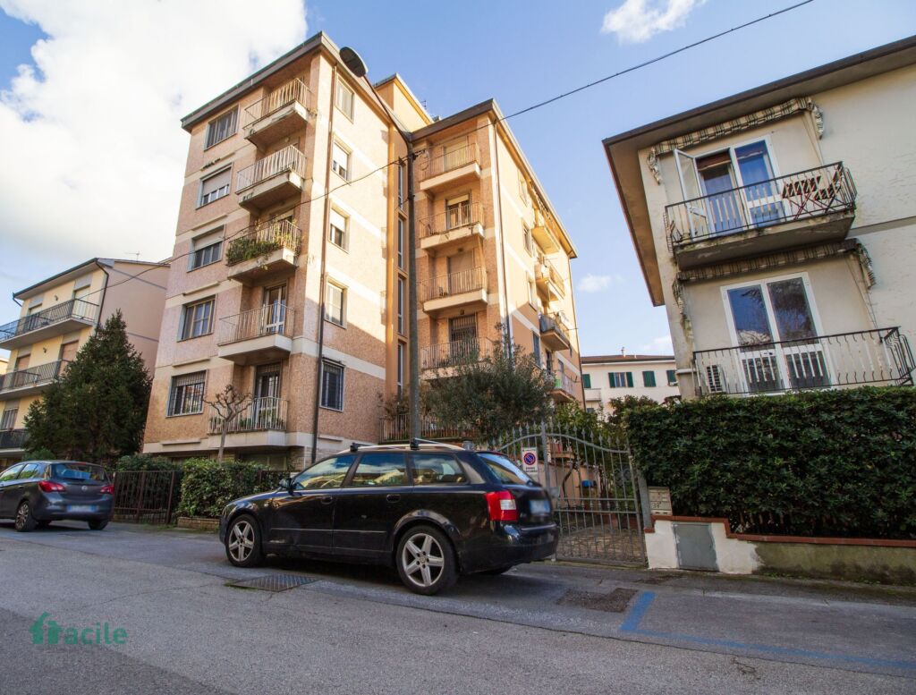 Appartamento in vendita a Pisa Garage Facile Immobiliare