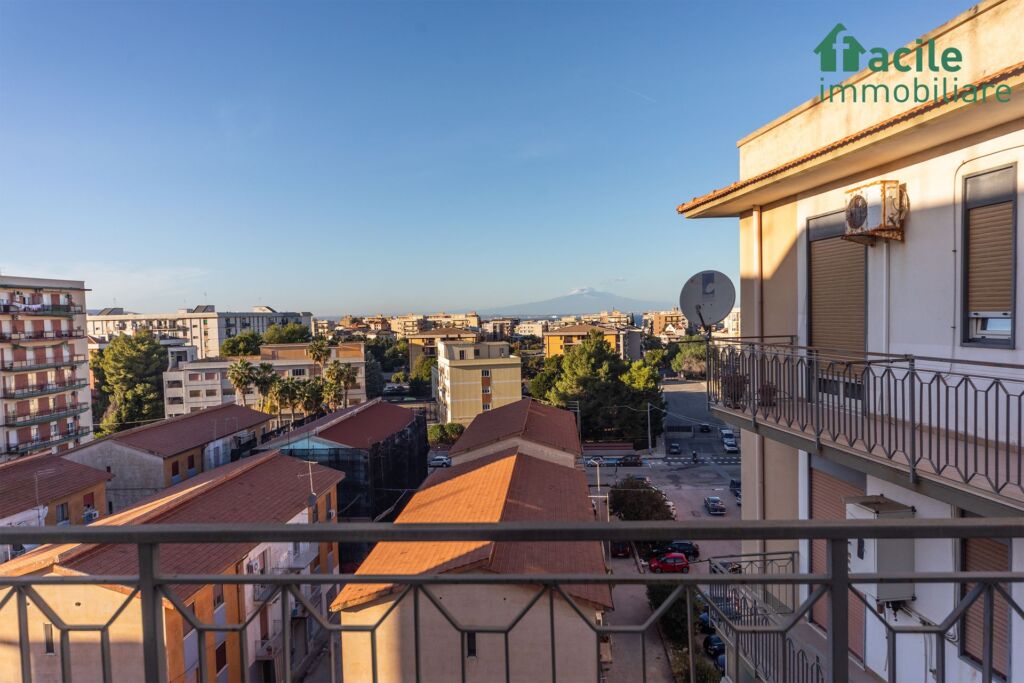 Appartamento in vendita a Siracusa, via Misterbianco 4 panoramico, luminoso, economico, in ottima posizione Facile Immobiliare