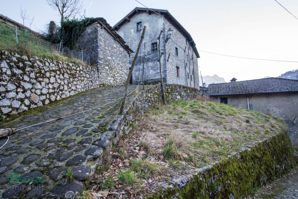 Rustico in vendita a Lucca Zona Careggine, Garfagnana Facile Immobiliare